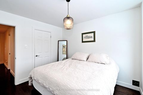 Photo 40 at 152 Vanguard Road W, Patterson, Vaughan