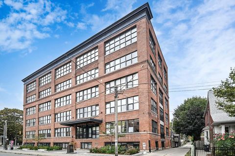 Photo 4 at 107 - 2154 Dundas Street W, Roncesvalles, Toronto