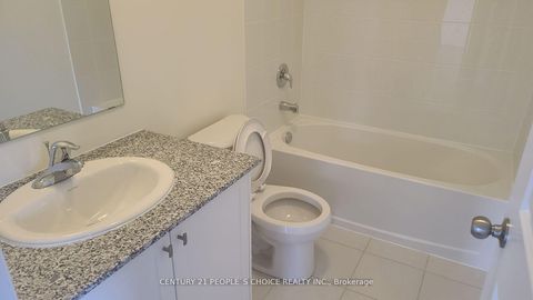 Photo 7 at 161 Blick Crescent, Bayview Northeast, Aurora