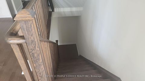 Photo 9 at 161 Blick Crescent, Bayview Northeast, Aurora