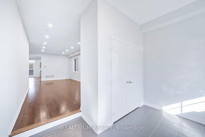 Photo 4 at 22 Clockwork Drive, Northwest Brampton, Brampton