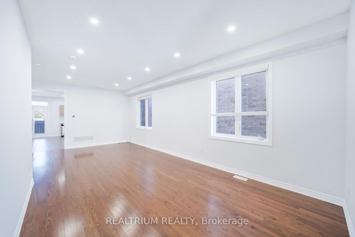 Photo 5 at 22 Clockwork Drive, Northwest Brampton, Brampton