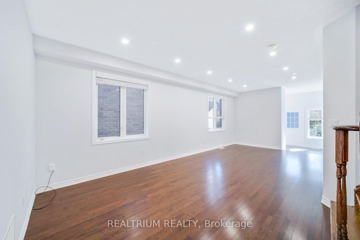 Photo 6 at 22 Clockwork Drive, Northwest Brampton, Brampton