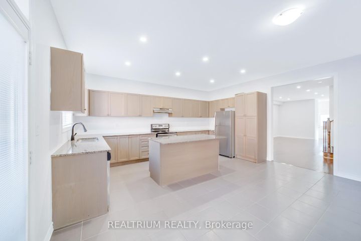 Photo 10 at 22 Clockwork Drive, Northwest Brampton, Brampton