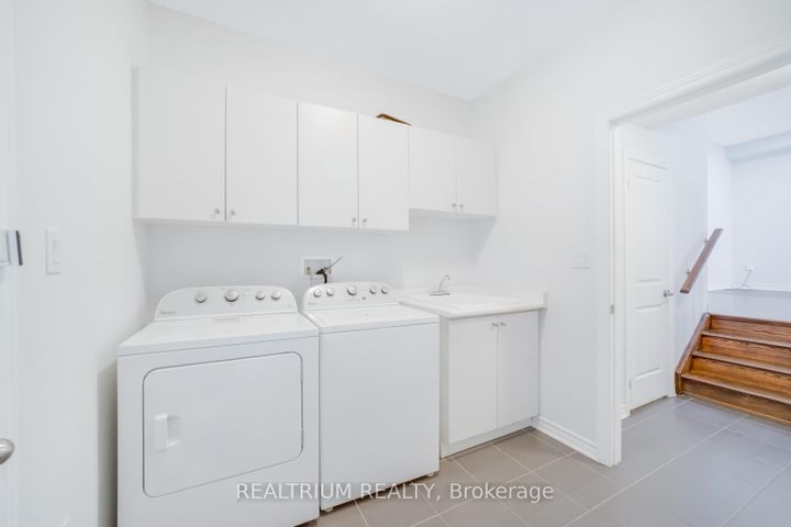 Photo 14 at 22 Clockwork Drive, Northwest Brampton, Brampton