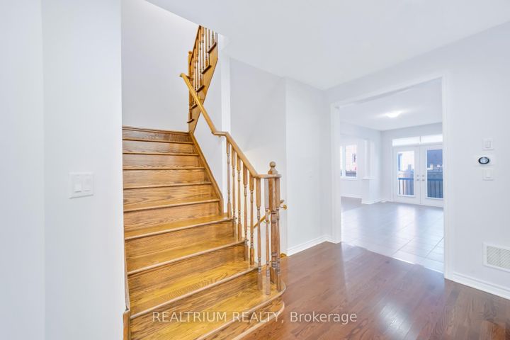 Photo 16 at 22 Clockwork Drive, Northwest Brampton, Brampton