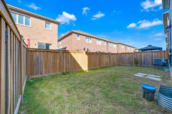 Photo 37 at 22 Clockwork Drive, Northwest Brampton, Brampton