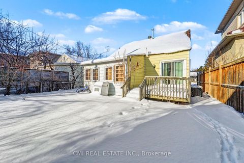 Photo 11 at 3032 Victory Crescent, Malton, Mississauga