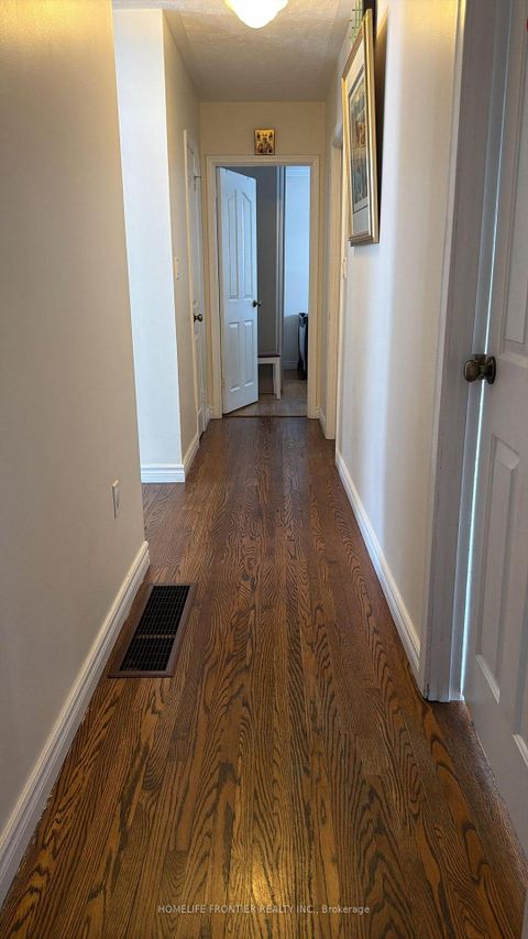 Photo 9 at 98 The Queensway South Avenue S, Keswick North, Georgina