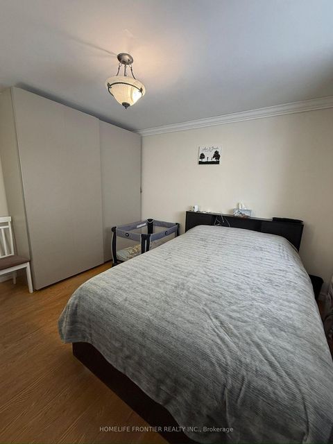 Photo 11 at 98 The Queensway South Avenue S, Keswick North, Georgina