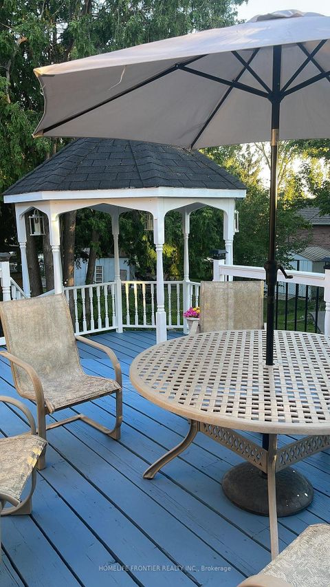 Photo 13 at 98 The Queensway South Avenue S, Keswick North, Georgina