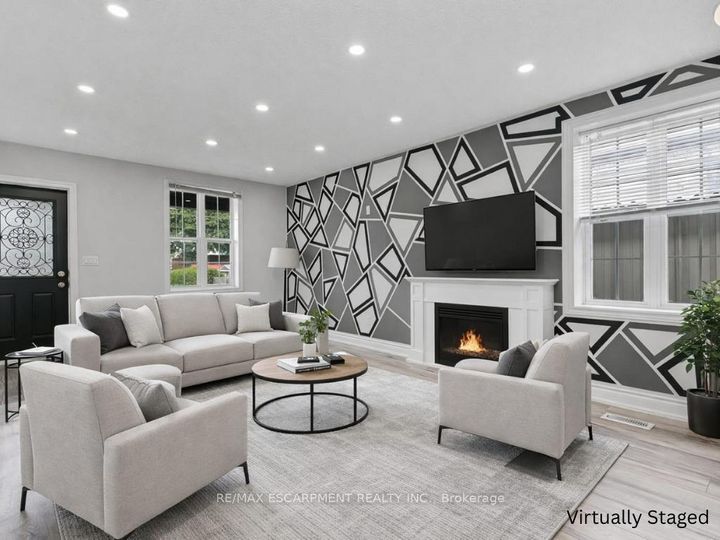 Photo 1 at 54 Craigmiller Avenue, Crown Point, Hamilton