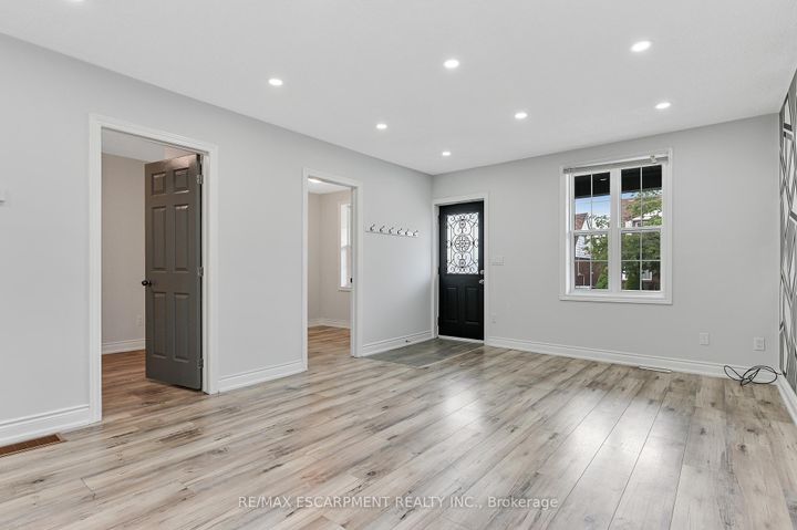 Photo 6 at 54 Craigmiller Avenue, Crown Point, Hamilton