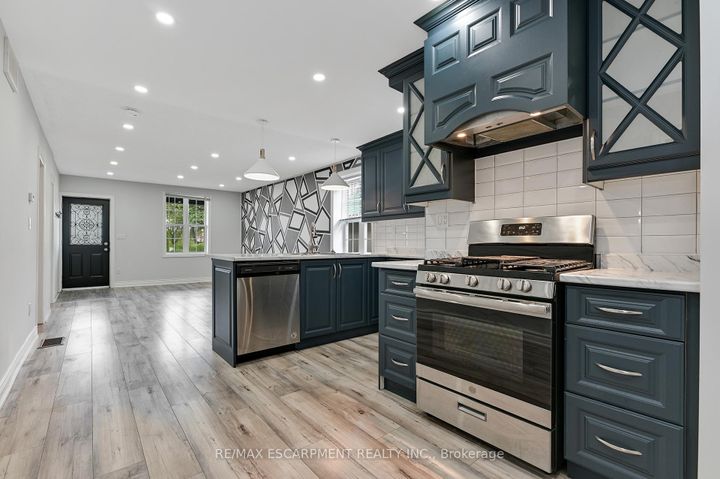 Photo 8 at 54 Craigmiller Avenue, Crown Point, Hamilton