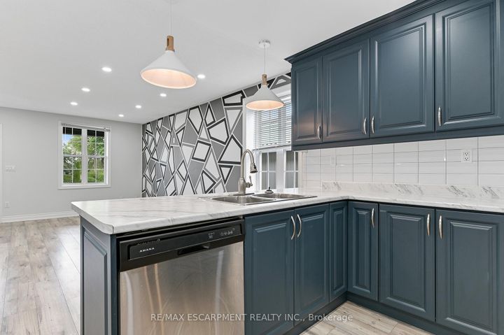 Photo 9 at 54 Craigmiller Avenue, Crown Point, Hamilton