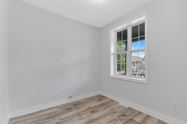 Photo 12 at 54 Craigmiller Avenue, Crown Point, Hamilton