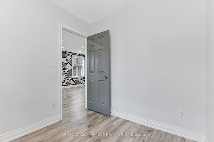 Photo 13 at 54 Craigmiller Avenue, Crown Point, Hamilton