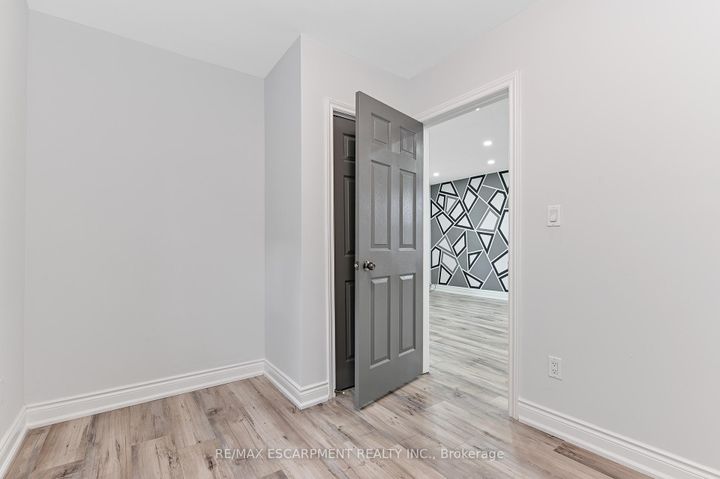 Photo 16 at 54 Craigmiller Avenue, Crown Point, Hamilton