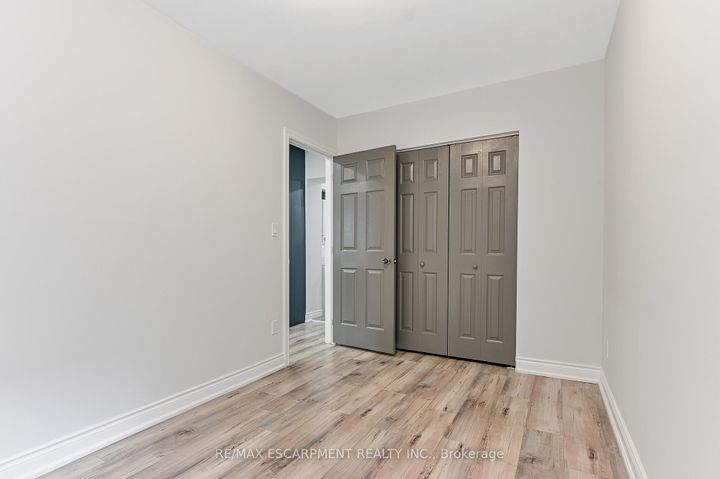 Photo 19 at 54 Craigmiller Avenue, Crown Point, Hamilton