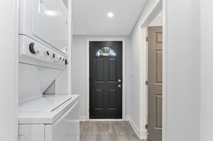 Photo 20 at 54 Craigmiller Avenue, Crown Point, Hamilton