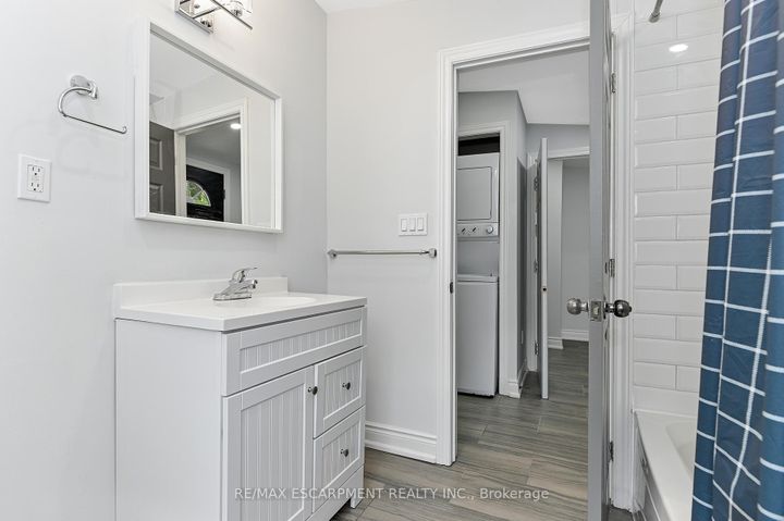 Photo 22 at 54 Craigmiller Avenue, Crown Point, Hamilton