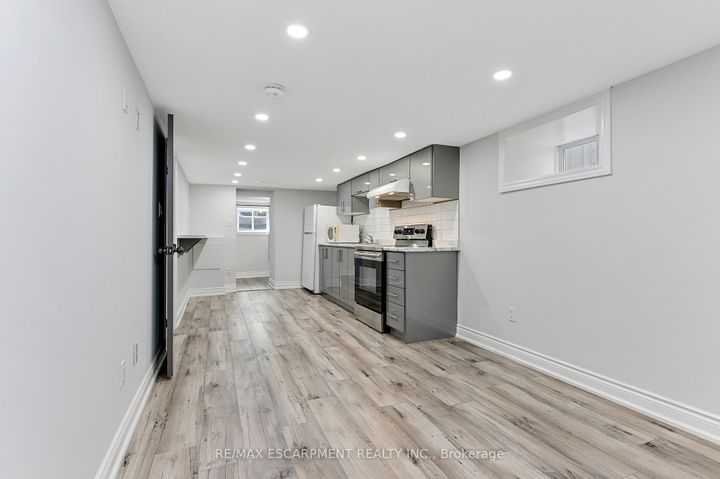 Photo 24 at 54 Craigmiller Avenue, Crown Point, Hamilton