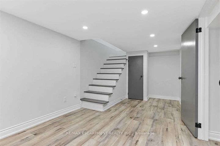 Photo 26 at 54 Craigmiller Avenue, Crown Point, Hamilton