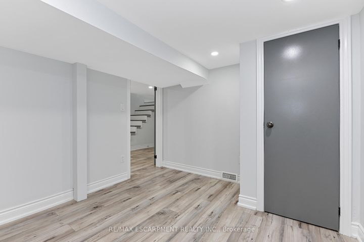 Photo 29 at 54 Craigmiller Avenue, Crown Point, Hamilton