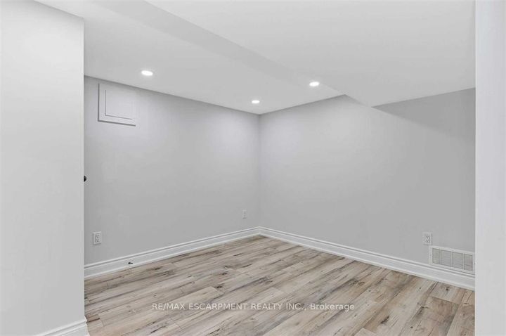 Photo 31 at 54 Craigmiller Avenue, Crown Point, Hamilton