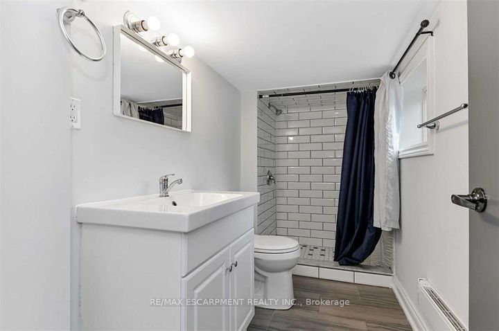 Photo 35 at 54 Craigmiller Avenue, Crown Point, Hamilton