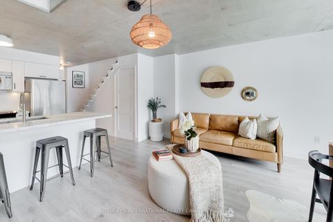 Photo 5 at 312 - 954 King Street W, Niagara, Toronto