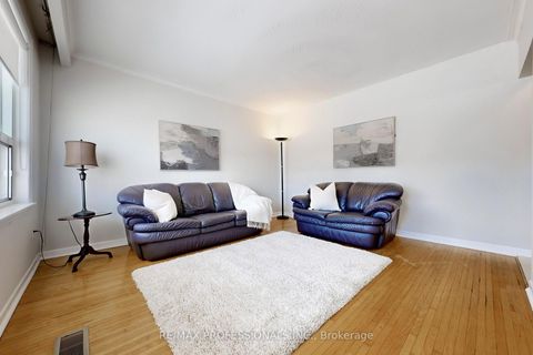 Photo 4 at 134 Giltspur Drive, Jane Heights, Toronto