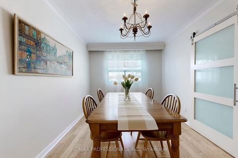 Photo 10 at 134 Giltspur Drive, Jane Heights, Toronto