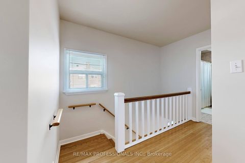 Photo 13 at 134 Giltspur Drive, Jane Heights, Toronto