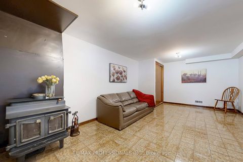 Photo 22 at 134 Giltspur Drive, Jane Heights, Toronto