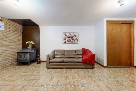 Photo 23 at 134 Giltspur Drive, Jane Heights, Toronto