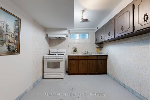 Photo 24 at 134 Giltspur Drive, Jane Heights, Toronto