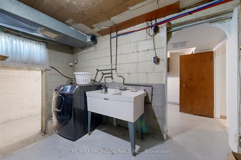 Photo 26 at 134 Giltspur Drive, Jane Heights, Toronto