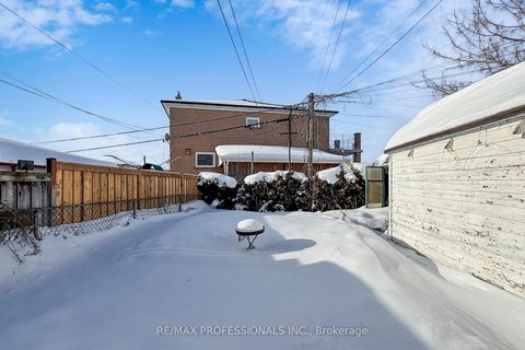 Photo 31 at 134 Giltspur Drive, Jane Heights, Toronto