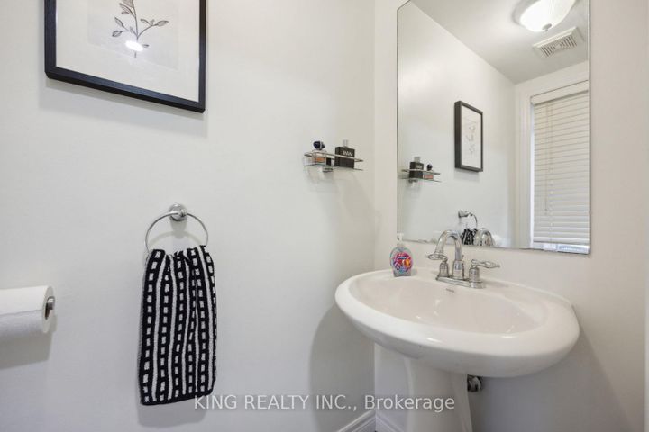 Photo 7 at 111 Donald Bell Drive, Binbrook, Hamilton