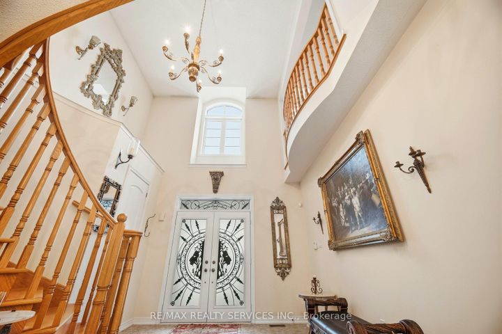 Photo 3 at 17 ISLAND Grove, Credit Valley, Brampton