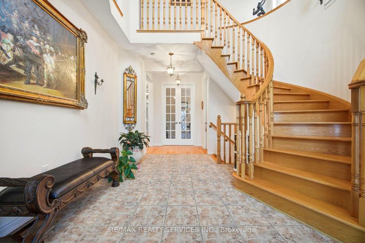 Photo 4 at 17 ISLAND Grove, Credit Valley, Brampton