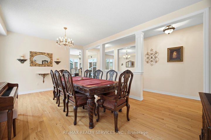 Photo 7 at 17 ISLAND Grove, Credit Valley, Brampton