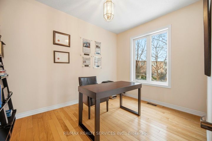Photo 17 at 17 ISLAND Grove, Credit Valley, Brampton