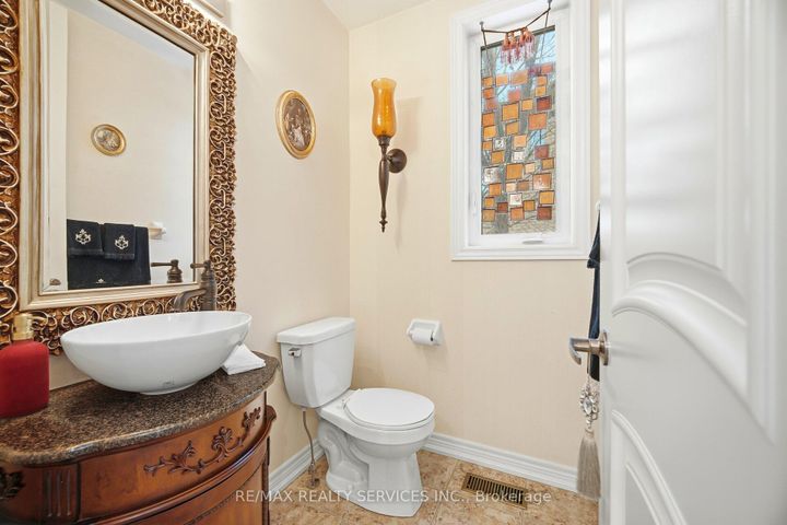 Photo 18 at 17 ISLAND Grove, Credit Valley, Brampton