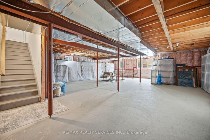 Photo 41 at 17 ISLAND Grove, Credit Valley, Brampton