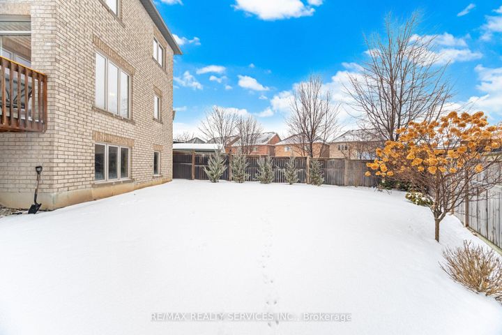 Photo 45 at 17 ISLAND Grove, Credit Valley, Brampton