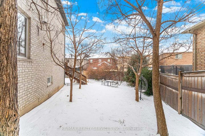 Photo 48 at 17 ISLAND Grove, Credit Valley, Brampton