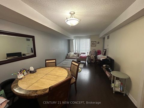 Photo 5 at 404 - 761 Bay Street, Bay Street Corridor, Toronto