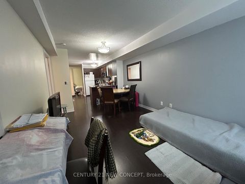 Photo 11 at 404 - 761 Bay Street, Bay Street Corridor, Toronto